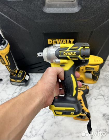 Набор аккумуляторного инструмента 4 в 1 Dewalt