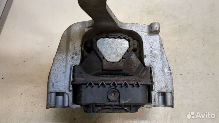 Подушка крепления двигателя Volkswagen Passat 8 2015, 2018