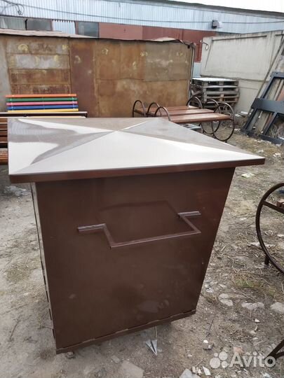 Металлические баки для мусора