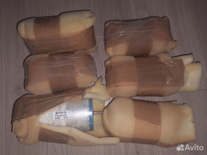 Конденсатор К78-12 3,3 мкФ 1600 В