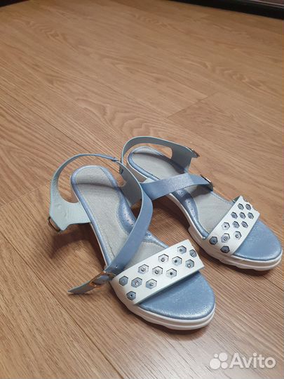 Босоножки для девочки