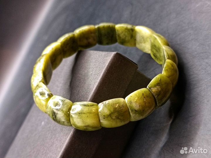 Браслет из нефрита