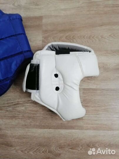 Жилет, (спортивная защита)