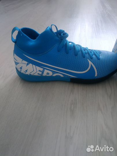 Футбольные бутсы для мальчика