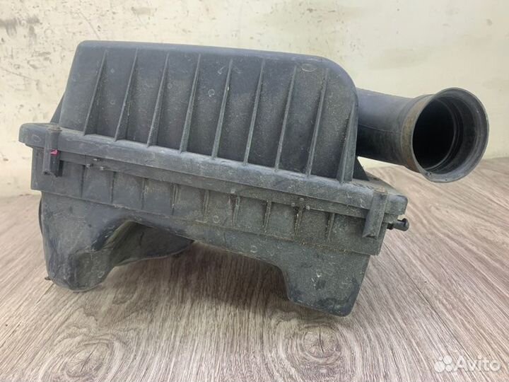 Корпус воздушного фильтра Opel Zafira B Z16XEP