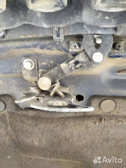 Замок капота Audi 100 45 к