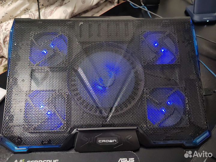 Подставка с охлаждением