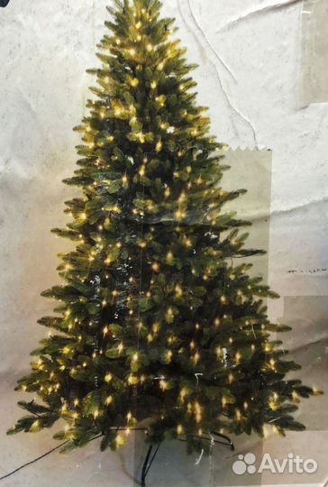 Елка со встроенными гирляндами