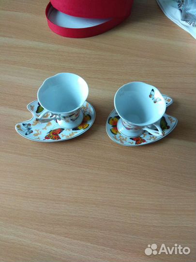 Подарочный набор из двух чашек с блюдцами