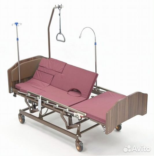 Медицинская кровать для инвалидов