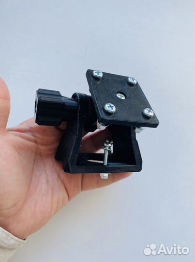 Крепление на панель для навигатора Garmin Montana