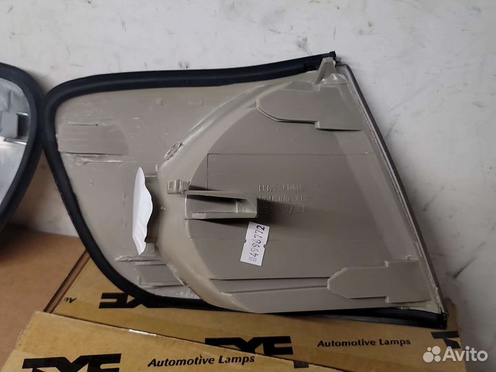 Поворот левый перед жёлтый Audi 100 45 1991-1994