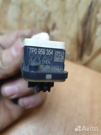 Датчик удара двери Volkswagen Touareg 7P casa 2011