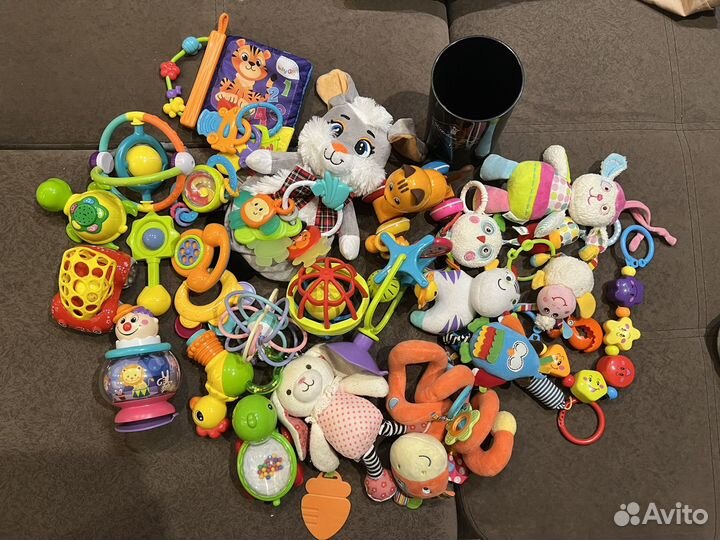 Детские развивающие игрушки и коврик пакетом
