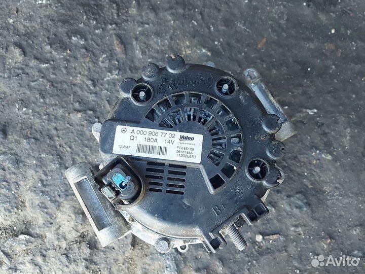 Генератор Мерседес Спринтер 906 180А