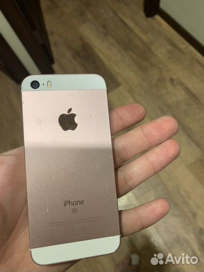 iPhone SE, 32 ГБ