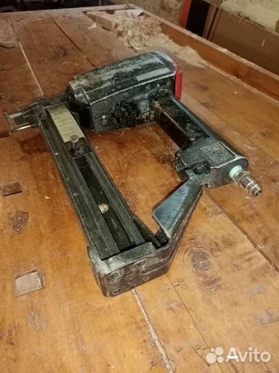 Скобозабивной степлер Senco пневматический