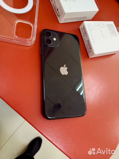 iPhone 11, 64 ГБ