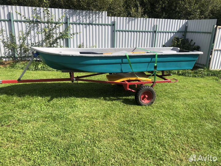 Лодка Riverboat