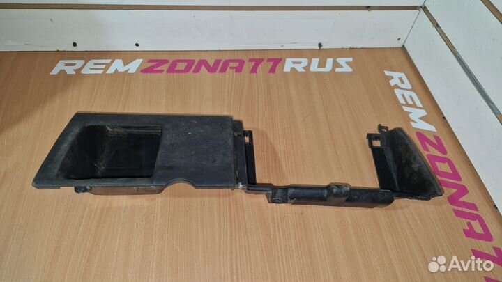 Накладка торпедо подрулевая Volkswagen Passat B3