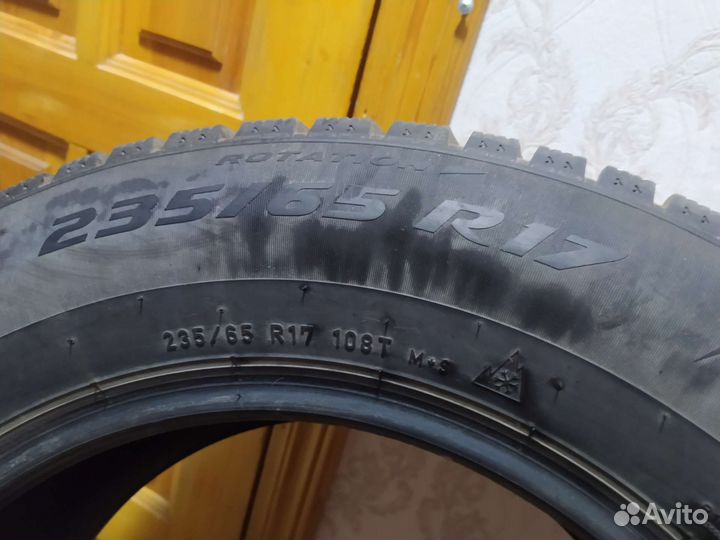 Pirelli Ice Zero 235/65 R17 108T