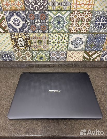 Ноутбук asus