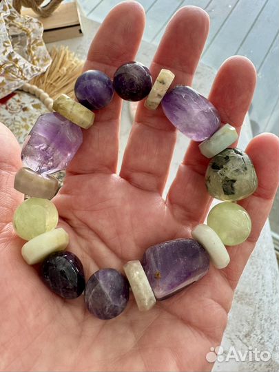 Женский браслет из натуральных камней купить