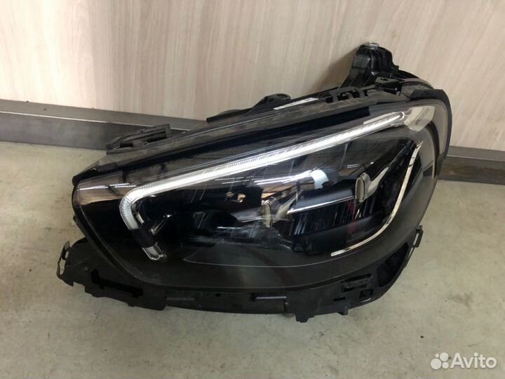 Фара левая Mercedes-Benz E W213