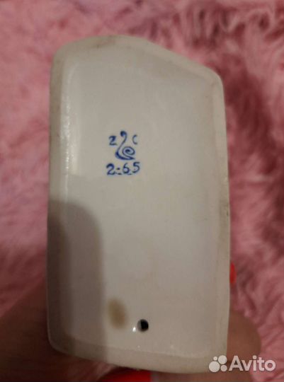 Фарфоровая статуэтка