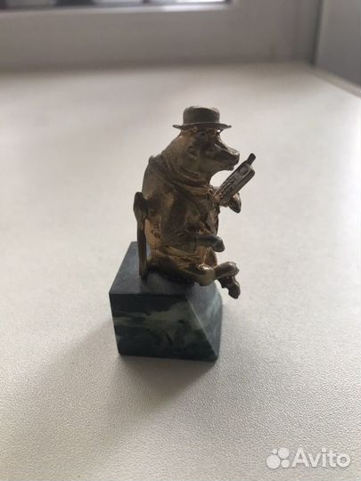 Статуэтка быка