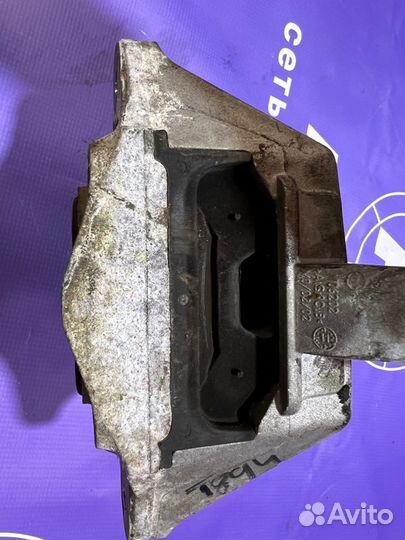 Подушка двигателя левая Opel Astra J A16XER 2012