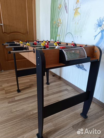 Настольный футбол (кикер)