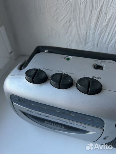 Кассетный магнитофон philips