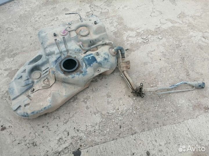 Бензобак, горловина Toyota Highlander 2 XU40