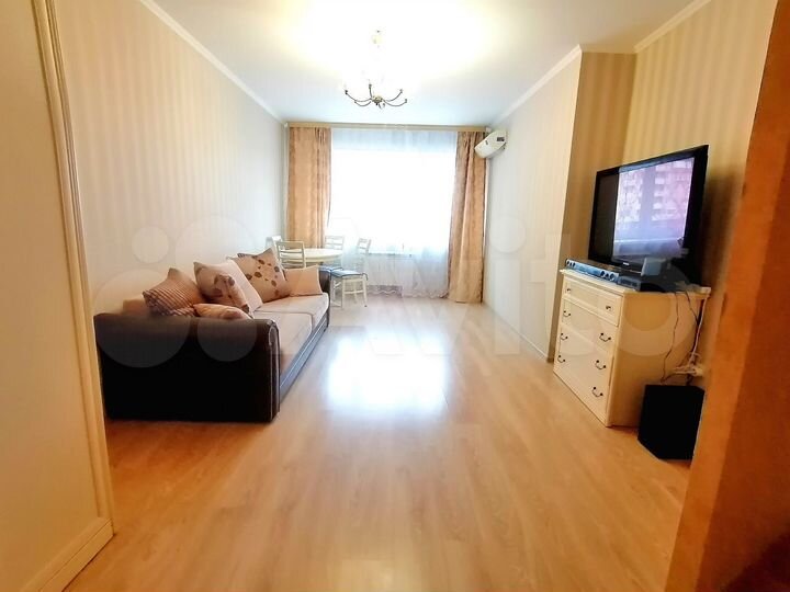 2-к. квартира, 65 м², 8/10 эт.