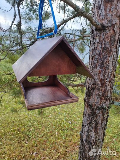 Кормушка для птиц из дерева