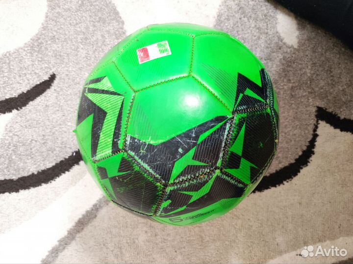 Футбольный мяч