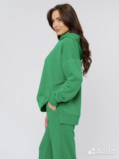 Женский спортивный костюм