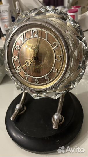 Часы настольные СССР кристалл