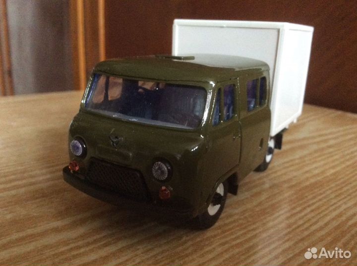 Модели машин уаз(металл),масштаб 1:43, саравто