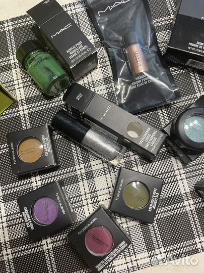 Косметика Mac Clarins помады блеск тени бронзер