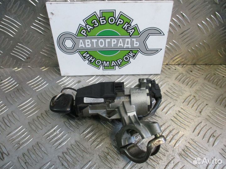 Замок зажигания Toyota Yaris 2004г Рест