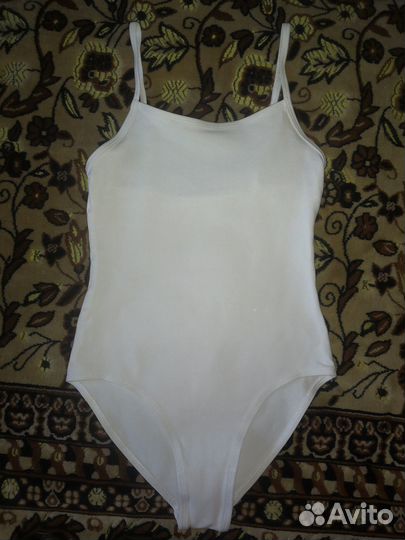 Гимнастический белый купальник 36 размера