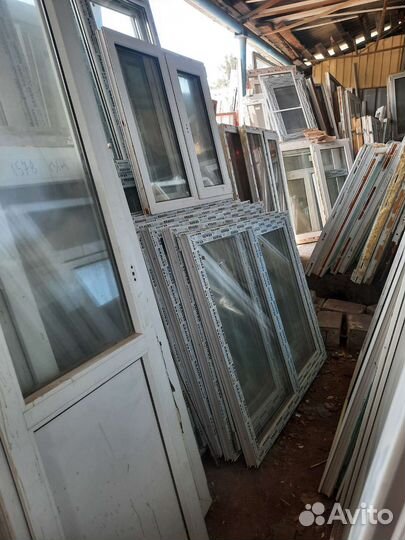 Пластиковые окна двери б/у