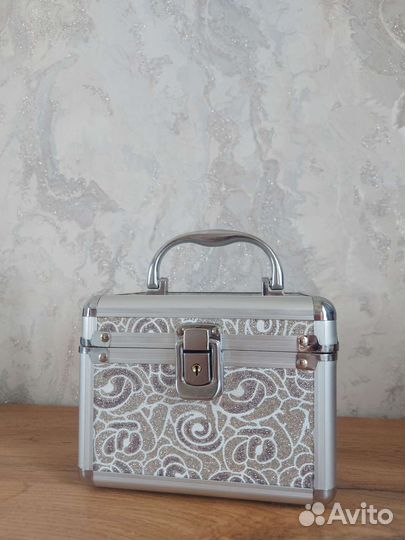 Шкатулка для украшений