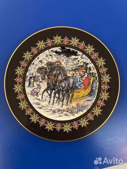 Настенная тарелка