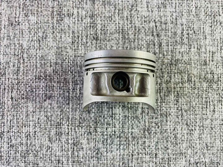 Yamaha XV400 Virago Поршень