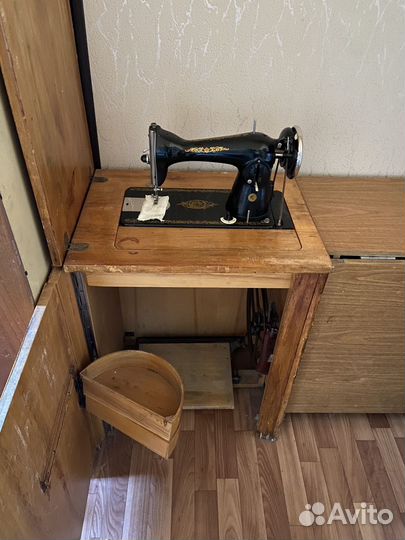 Швейная машинка
