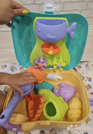 Новый чемоданчик с игрушками для песка