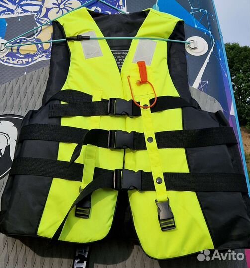 Спасательный жилет